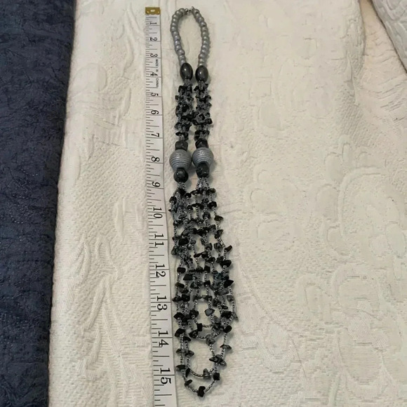 Long grey beaded necklace - Picture 5 of 5